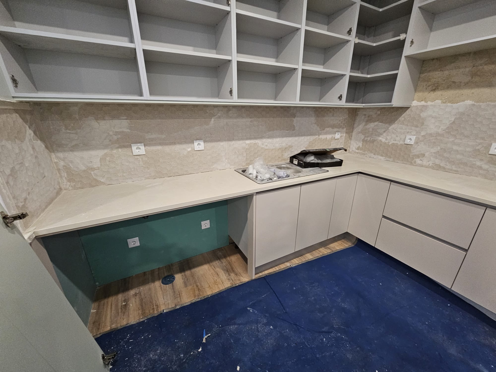 Este alt deve ser dinâmico e dar para insriri on upload no Backoffice