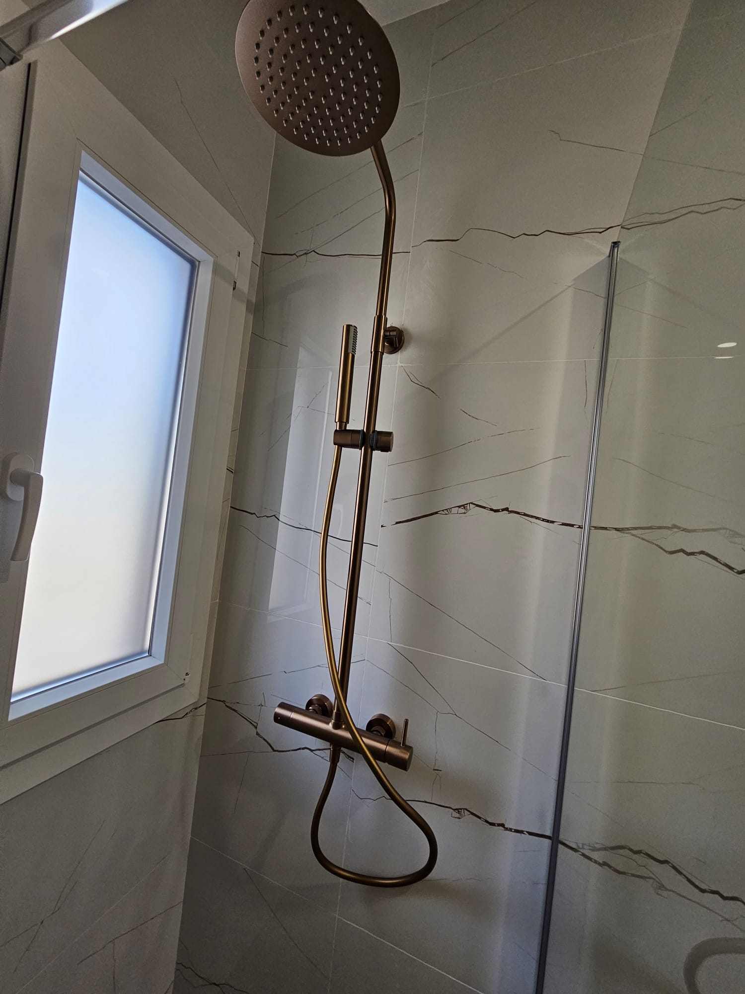 Este alt deve ser dinâmico e dar para insriri on upload no Backoffice