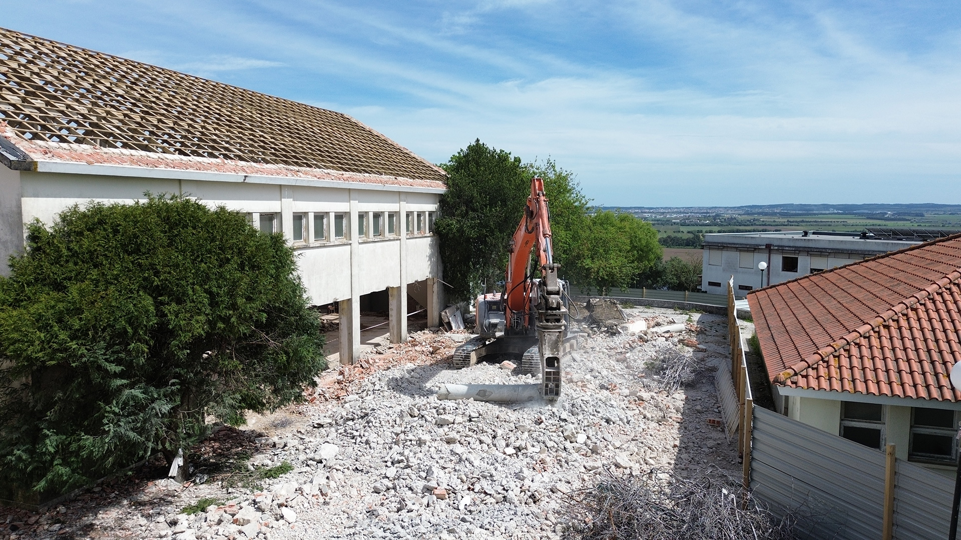 Este alt deve ser dinâmico e dar para insriri on upload no Backoffice